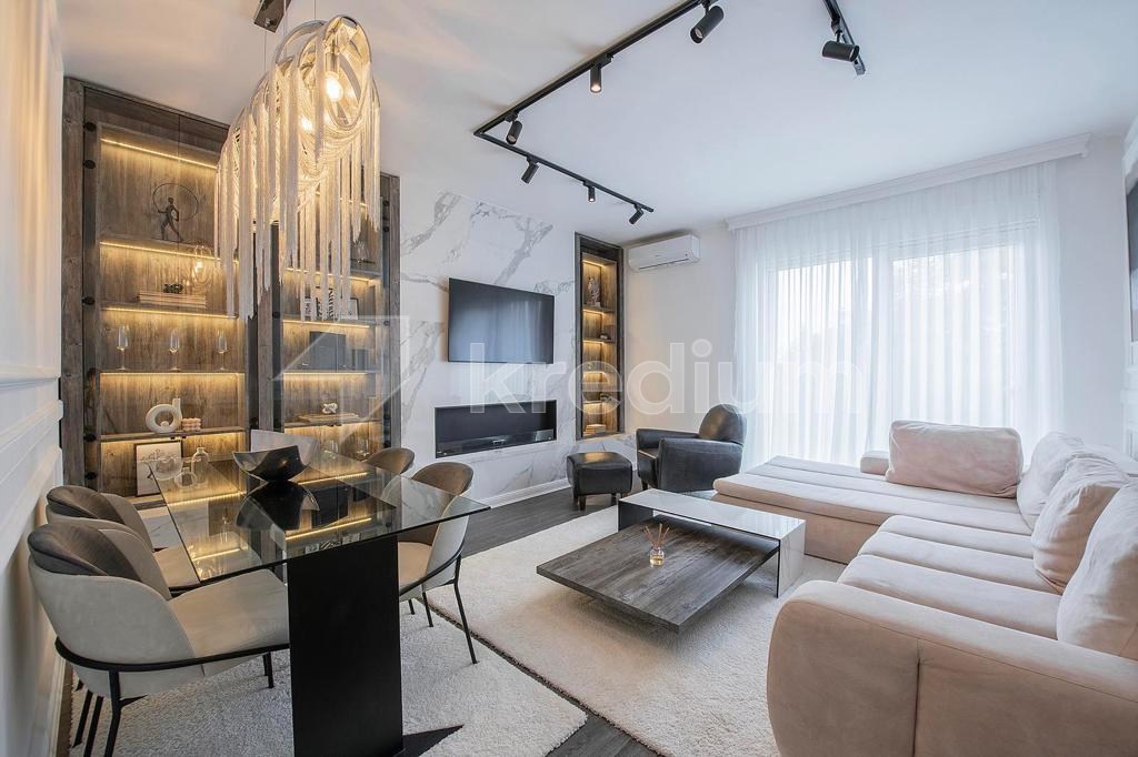 Lux Ledinačka - 01 - Zvezdara